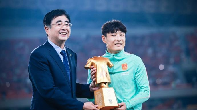 乐鱼NBA疯狂一夜！五大签约诞生，库明加拒绝湖人，勇士首签来了，快船亏大了