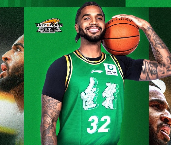 NBA级别后卫！拉塞尔CBA季前赛首秀轰18+7+9填满数据栏