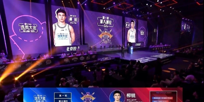 邓弗里斯：基米希是世界级球员，但德国队的进球不太光彩